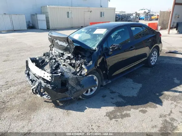 5YFEPMAE2NP373203 2022 TOYOTA COROLLA - Image 2
