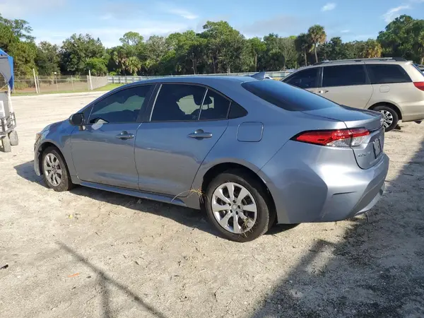 5YFEPMAE2NP374318 2022 TOYOTA COROLLA - Image 2