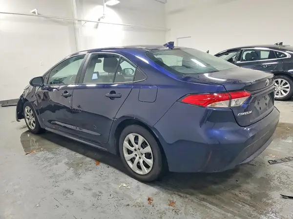 5YFEPMAE2NP380863 2022 TOYOTA COROLLA - Image 2