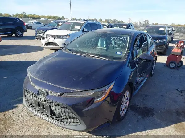 5YFEPMAE2NP382211 2022 TOYOTA COROLLA - Image 2