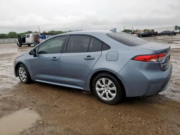 5YFEPMAE2NP382628 2022 TOYOTA COROLLA - Image 2