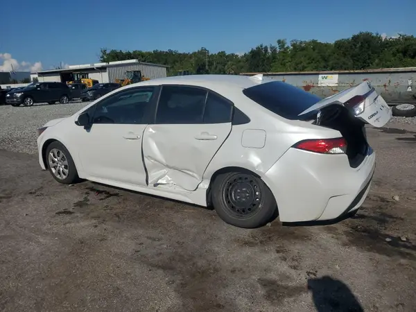 5YFEPMAE2NP382760 2022 TOYOTA COROLLA - Image 2