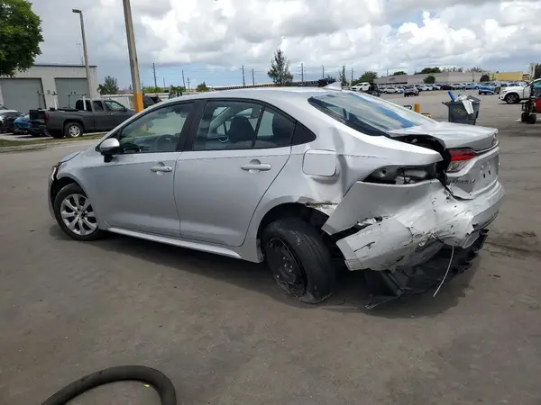 5YFEPMAE2NP385884 2022 TOYOTA COROLLA - Image 2