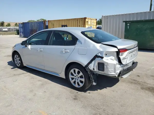 5YFEPMAE2NP386923 2022 TOYOTA COROLLA - Image 2