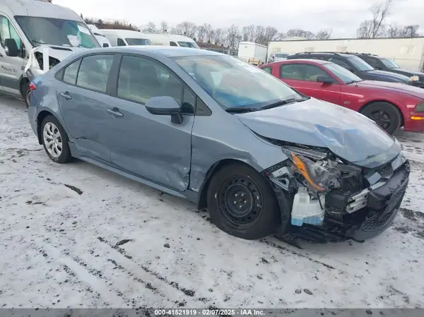 5YFEPMAE2NP388624 2022 TOYOTA COROLLA - Image 1