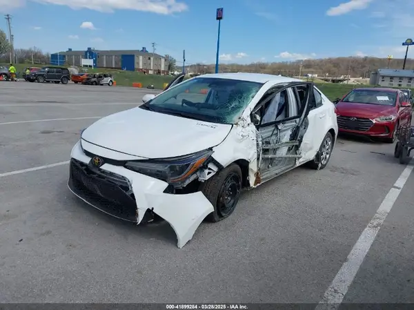 5YFEPMAE2NP391331 2022 TOYOTA COROLLA - Image 2