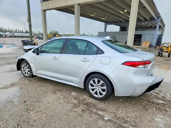 5YFEPMAE3MP172215 2021 TOYOTA COROLLA - Image 2