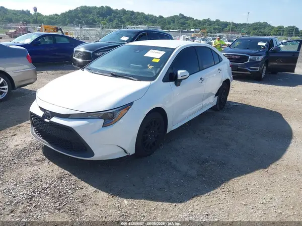 5YFEPMAE3MP181318 2021 TOYOTA COROLLA - Image 2