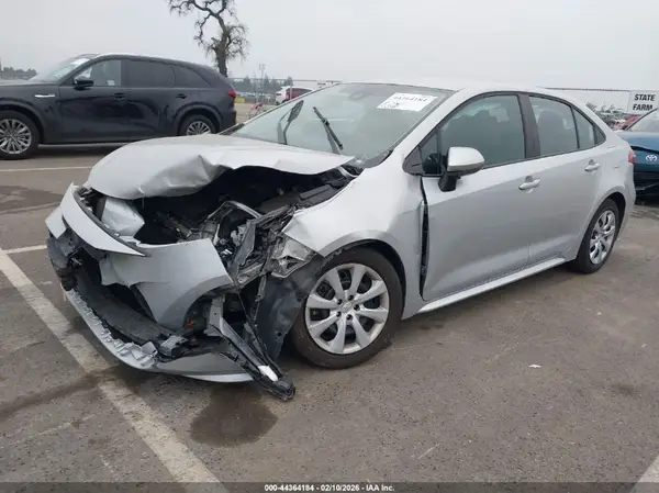 5YFEPMAE3MP186065 2021 TOYOTA COROLLA - Image 2