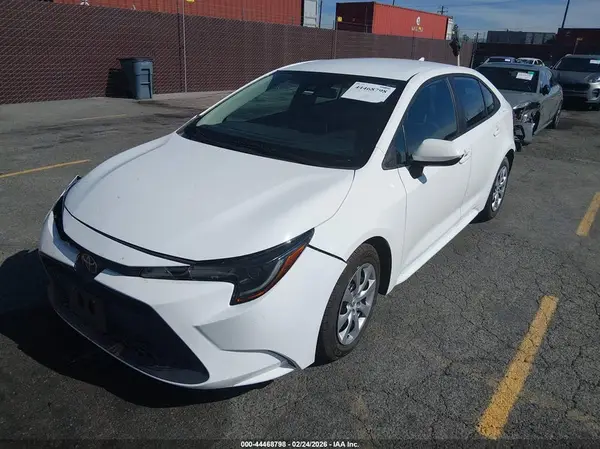 5YFEPMAE3MP187555 2021 TOYOTA COROLLA - Image 2