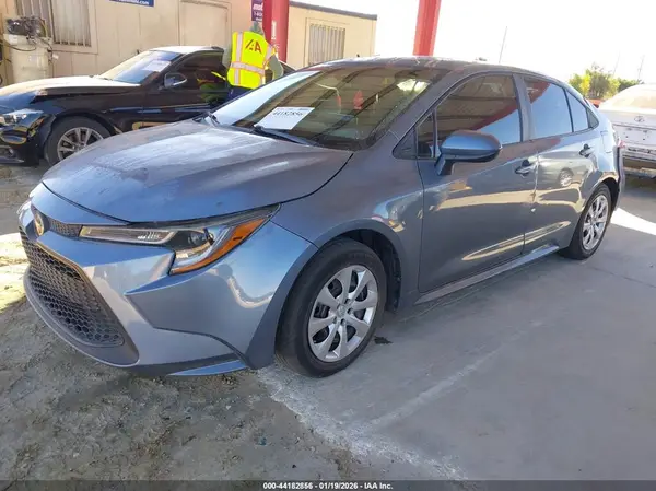 5YFEPMAE3MP188155 2021 TOYOTA COROLLA - Image 2