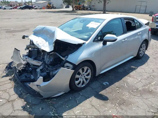 5YFEPMAE3MP188611 2021 TOYOTA COROLLA - Image 2