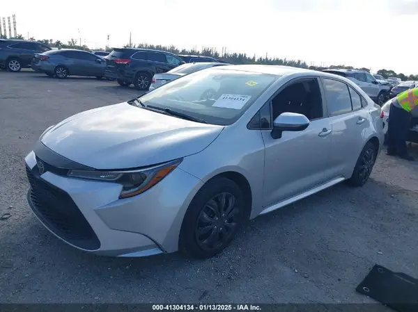 5YFEPMAE3MP215211 2021 TOYOTA COROLLA - Image 2