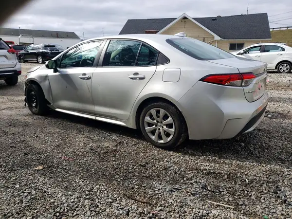 5YFEPMAE3MP226189 2021 TOYOTA COROLLA - Image 2