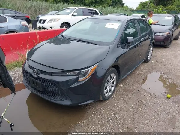 5YFEPMAE3MP234129 2021 TOYOTA COROLLA - Image 2