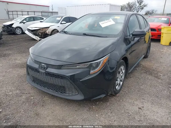 5YFEPMAE3MP235801 2021 TOYOTA COROLLA - Image 2