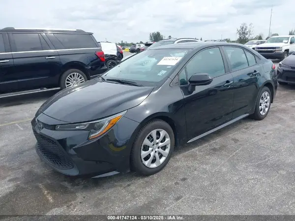 5YFEPMAE3MP239749 2021 TOYOTA COROLLA - Image 2