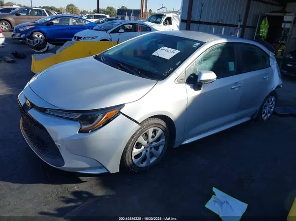 5YFEPMAE3MP243560 2021 TOYOTA COROLLA - Image 2