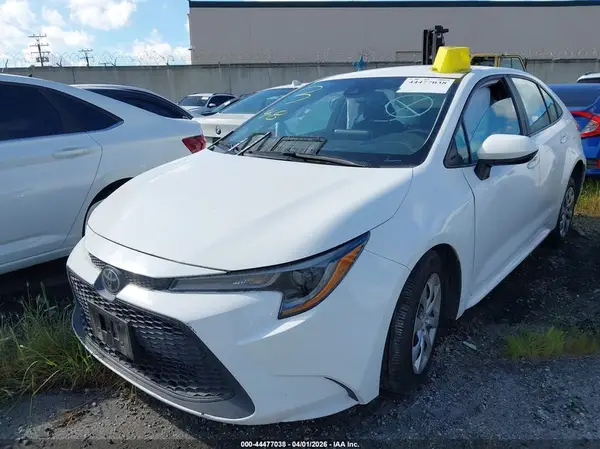 5YFEPMAE3MP250265 2021 TOYOTA COROLLA - Image 2