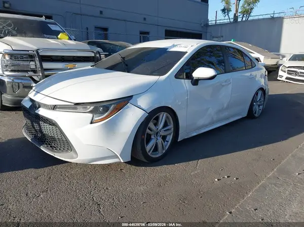 5YFEPMAE3MP250671 2021 TOYOTA COROLLA - Image 2