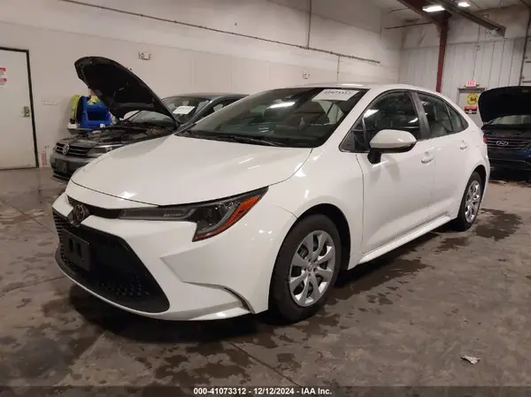 5YFEPMAE3MP256440 2021 TOYOTA COROLLA - Image 2