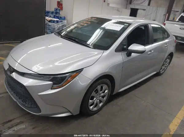 5YFEPMAE3MP258575 2021 TOYOTA COROLLA - Image 2
