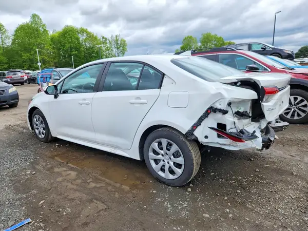 5YFEPMAE3NP272851 2022 TOYOTA COROLLA - Image 2