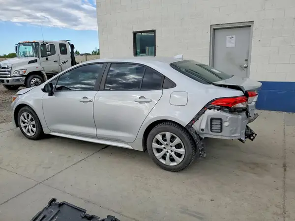 5YFEPMAE3NP272915 2022 TOYOTA COROLLA - Image 2