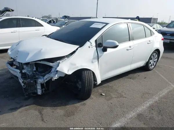 5YFEPMAE3NP284126 2022 TOYOTA COROLLA - Image 2