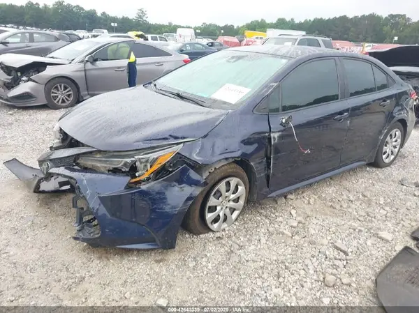5YFEPMAE3NP284661 2022 TOYOTA COROLLA - Image 2