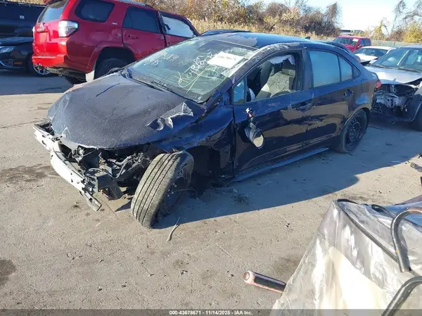 5YFEPMAE3NP284790 2022 TOYOTA COROLLA - Image 2