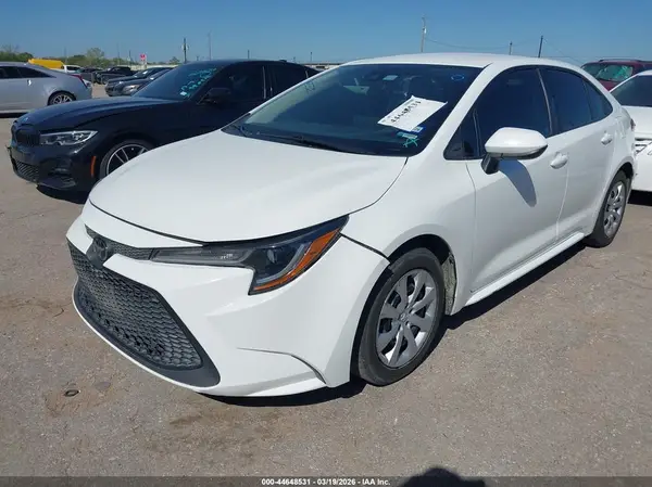 5YFEPMAE3NP286281 2022 TOYOTA COROLLA - Image 2