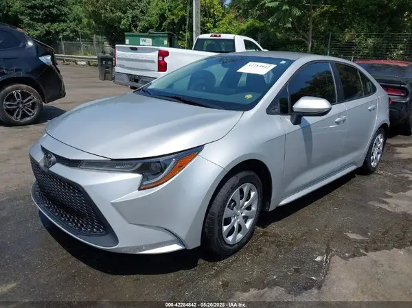 5YFEPMAE3NP291772 2022 TOYOTA COROLLA - Image 2