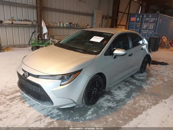 5YFEPMAE3NP292615 2022 TOYOTA COROLLA - Image 2
