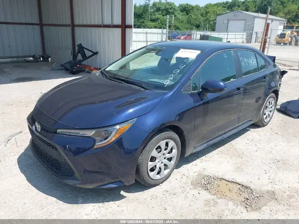 5YFEPMAE3NP294929 2022 TOYOTA COROLLA - Image 2