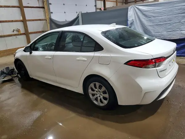 5YFEPMAE3NP297300 2022 TOYOTA COROLLA - Image 2