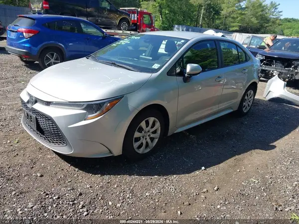 5YFEPMAE3NP299547 2022 TOYOTA COROLLA - Image 2