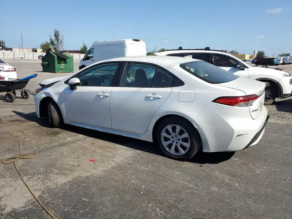 5YFEPMAE3NP308392 2022 TOYOTA COROLLA - Image 2