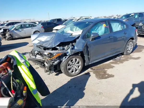 5YFEPMAE3NP309218 2022 TOYOTA COROLLA - Image 2