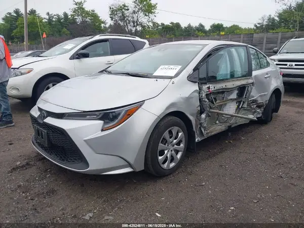 5YFEPMAE3NP312751 2022 TOYOTA COROLLA - Image 2
