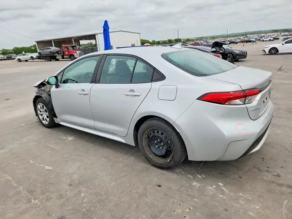 5YFEPMAE3NP318162 2022 TOYOTA COROLLA - Image 2