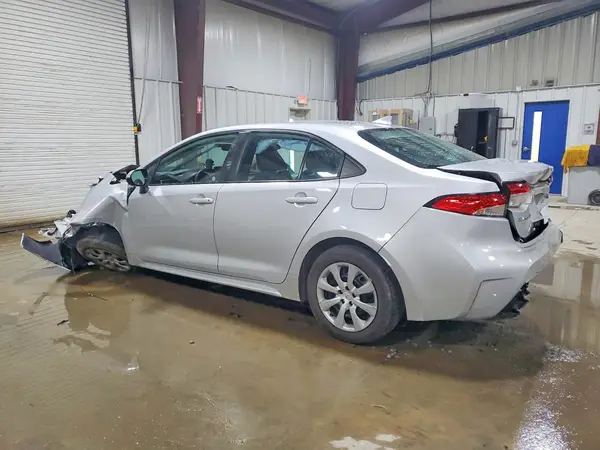 5YFEPMAE3NP320462 2022 TOYOTA COROLLA - Image 2