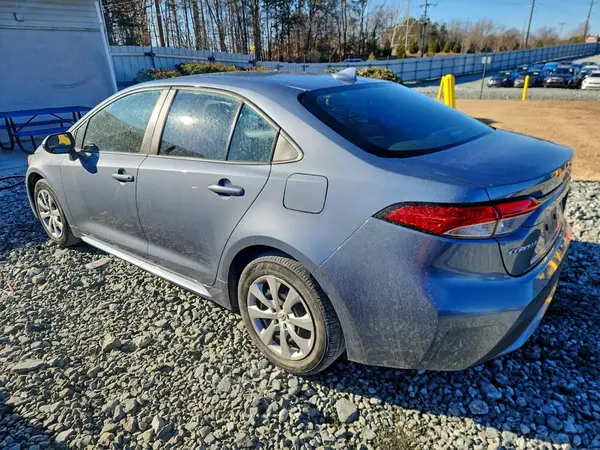 5YFEPMAE3NP322177 2022 TOYOTA COROLLA - Image 2