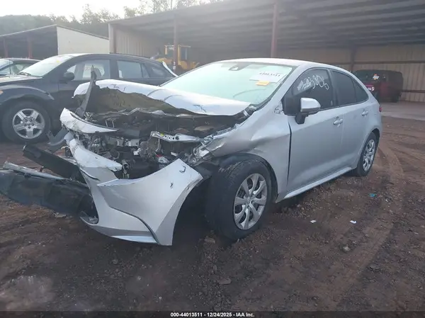 5YFEPMAE3NP322616 2022 TOYOTA COROLLA - Image 2