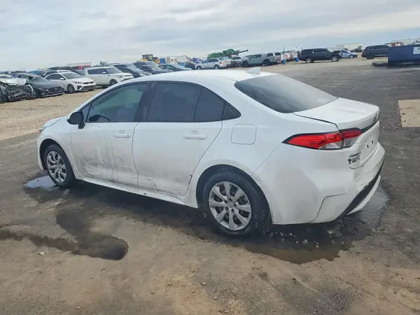5YFEPMAE3NP323927 2022 TOYOTA COROLLA - Image 2