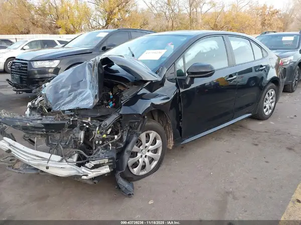 5YFEPMAE3NP326245 2022 TOYOTA COROLLA - Image 2
