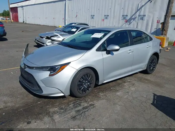 5YFEPMAE3NP326360 2022 TOYOTA COROLLA - Image 2