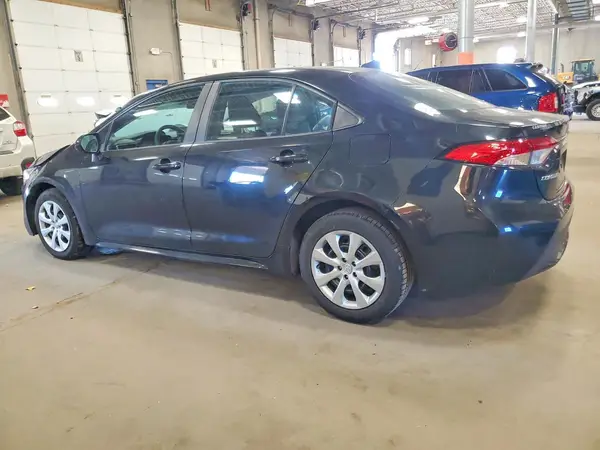 5YFEPMAE3NP332143 2022 TOYOTA COROLLA - Image 2