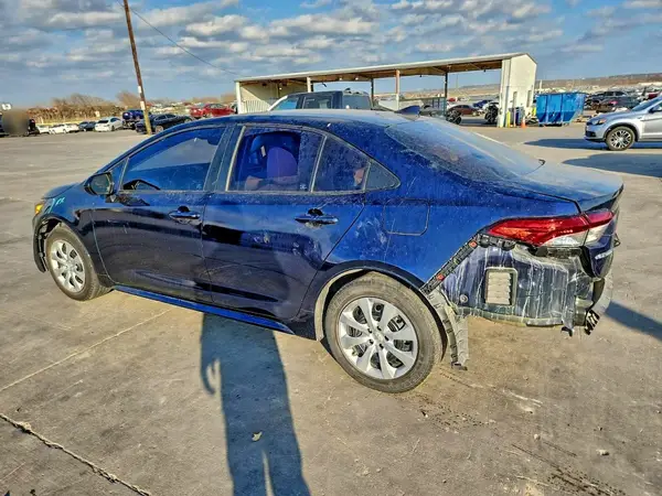5YFEPMAE3NP333101 2022 TOYOTA COROLLA - Image 2