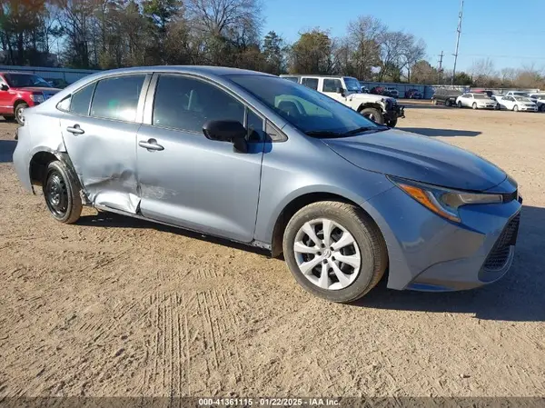 5YFEPMAE3NP335687 2022 TOYOTA COROLLA - Image 1
